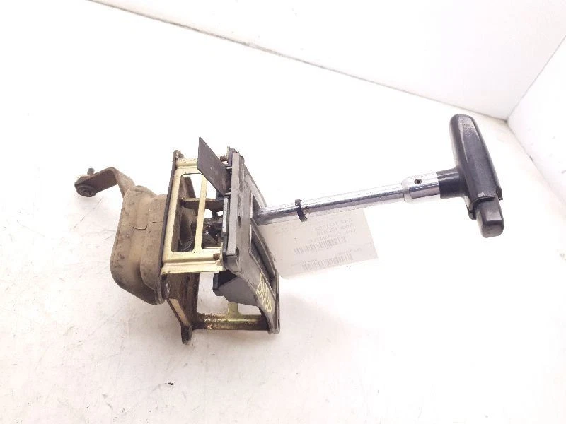 1983 TOYOTA PICKUP REGULAR CAB RWD AUTOMATIC TRANSMISSION SHIFTER  - Image 4 of 4