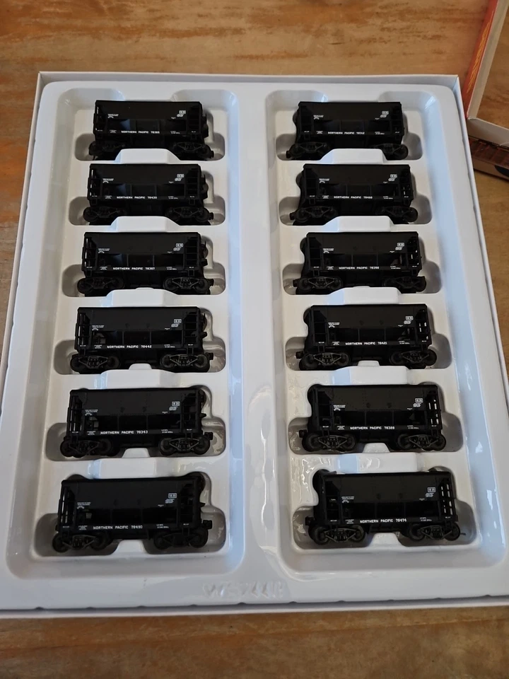 Walthers HO Scale 932-4455 Ore Cars 12-pack Set Northern Pacific NP NEW IN BOX - Image 2 of 4