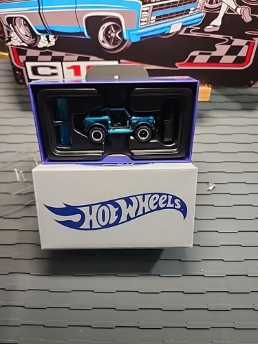 Hot Wheels RLC ‘70s Dodge Tradesman Diecast Van