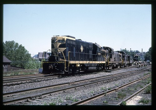 Erie Lackawanna EL LV Excursion at Easton, PA Scene Original Slide