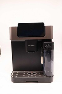 Grundig Kaffeevollautomat KVA 7230 (OneTouch, Edelstahlmahlwerk, Milchbehälter)