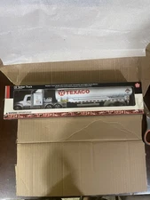 Sun-Mate Corp. Texaco Oil Tanker Truck Diecast Toy. 