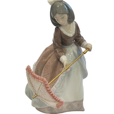 Lladro Jolie Lady with Parasol #5210 Porcelain Figurine Spain w