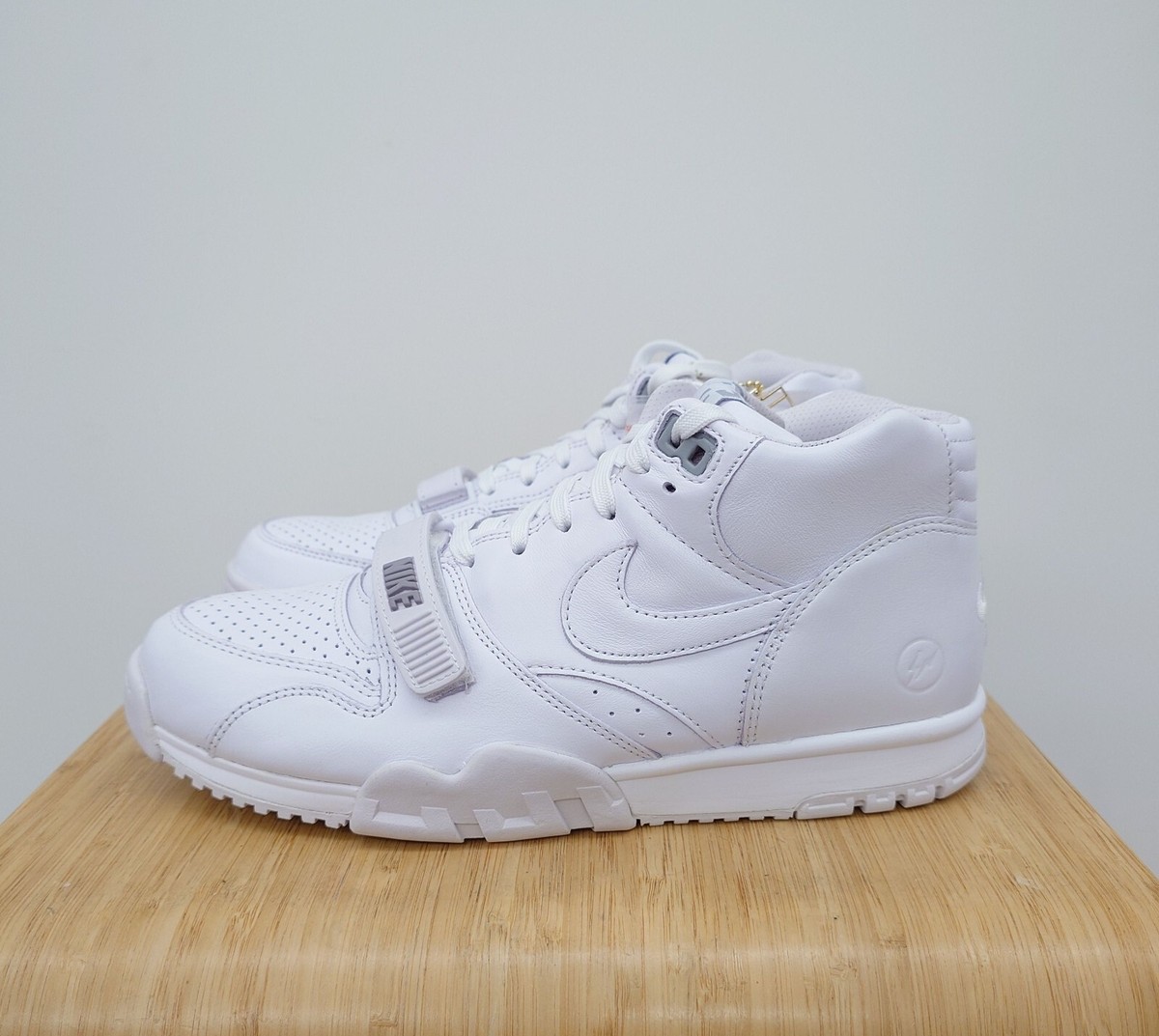 スニーカー Fragment Design x Air Trainer 1 Mid SP White Wolf Grey 2015 DS 2015 Nike Air Trainer 1 Mid SP FRAGMENT sz 10 White