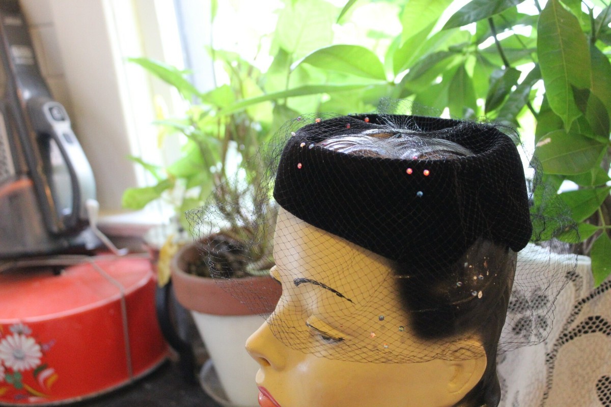 Vintage Black Velvet Rhinestone Veil Halo Ring Fascinator Hat 1960s Hydrangea Silk Velvet Halo Ring Hat – Voluptuous Vintage main image 3