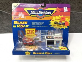 Vintage 1989 Galoob Micro Machines Lot of 4 Sealed Micro Lights Blaze & Roar