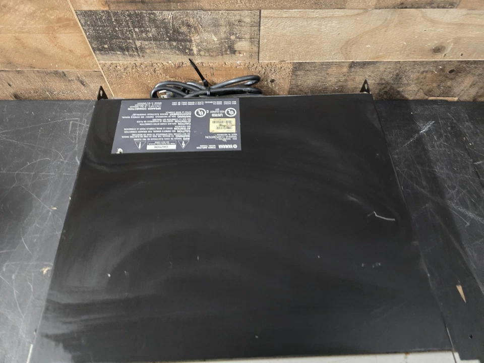 Yamaha P2500S - Two-Channel Power Amplifier - Image 4 of 4