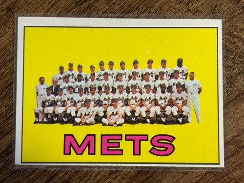 1967 TOPPS #42 NEW YORK METS TEAM CARD W/YOGI BERRA & NOLAN RYAN, EX+