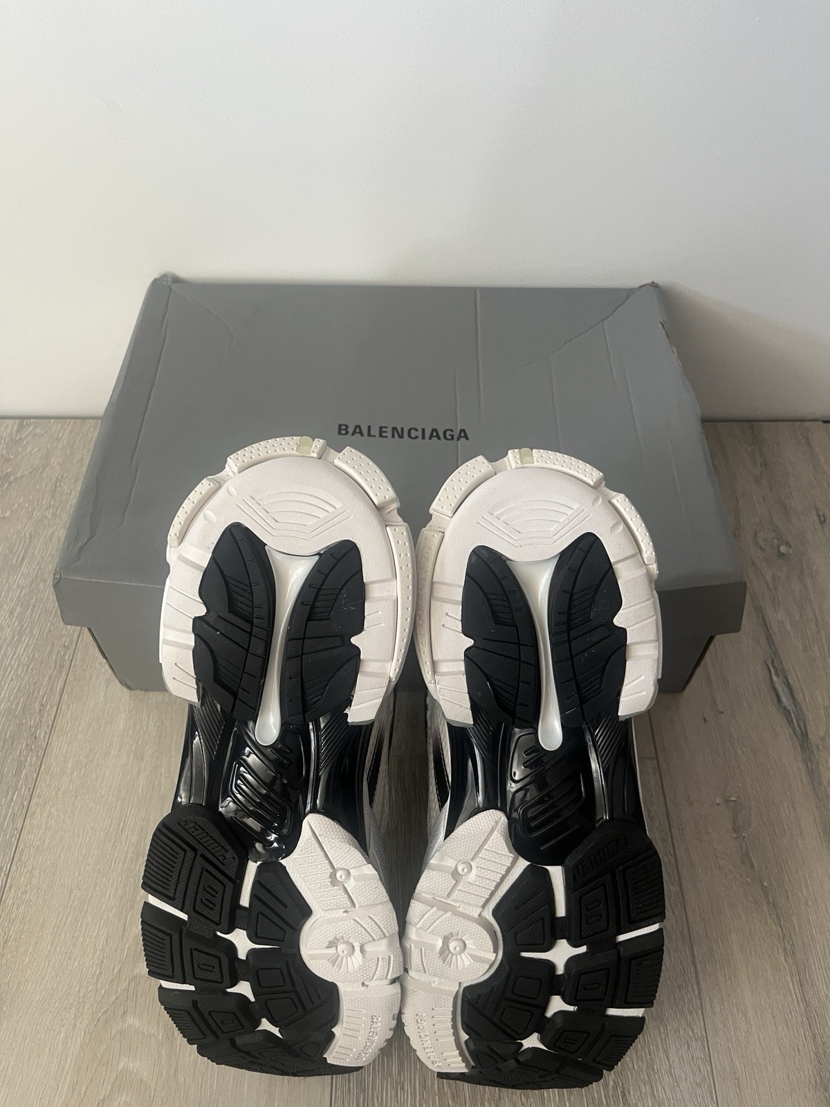 Balenciaga Runner White|Black Mesh Lace Up Low Top Fashion  Sneakers Men thumbnail 7