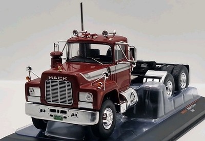 Mack R-Series Zugmaschine rot Modellauto 1:43 ixo models OVP