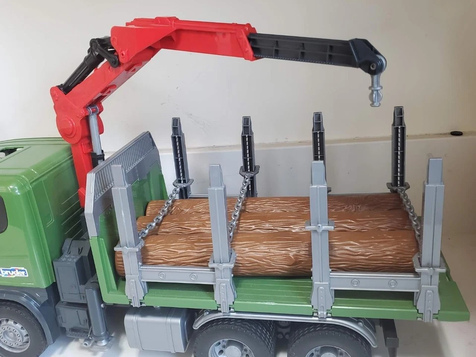 Camión de madera Bruder SCANIA con grúa de carga y 3 baúles Foto 4 de 4