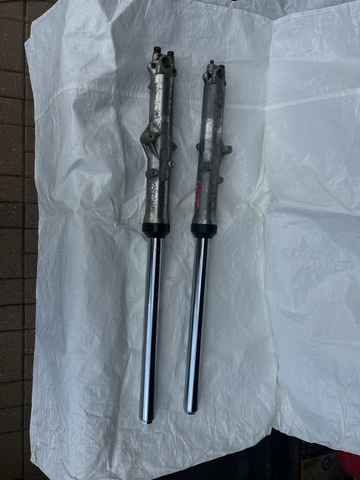 HONDA CB750 1981-1982 HORQUILLAS DELANTERAS PERSONALIZADAS TUBOS DE SUSPENSIÓN AMORTIGUADOR IZQUIERDO DERECHO Foto 2 de 2