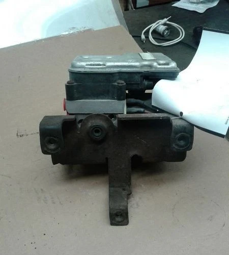 2000-2002 Tahoe Escalade Yukon XL1500 Suburban 1500 ABS Anti-Lock Brake Pump OEM - Image 2 of 4