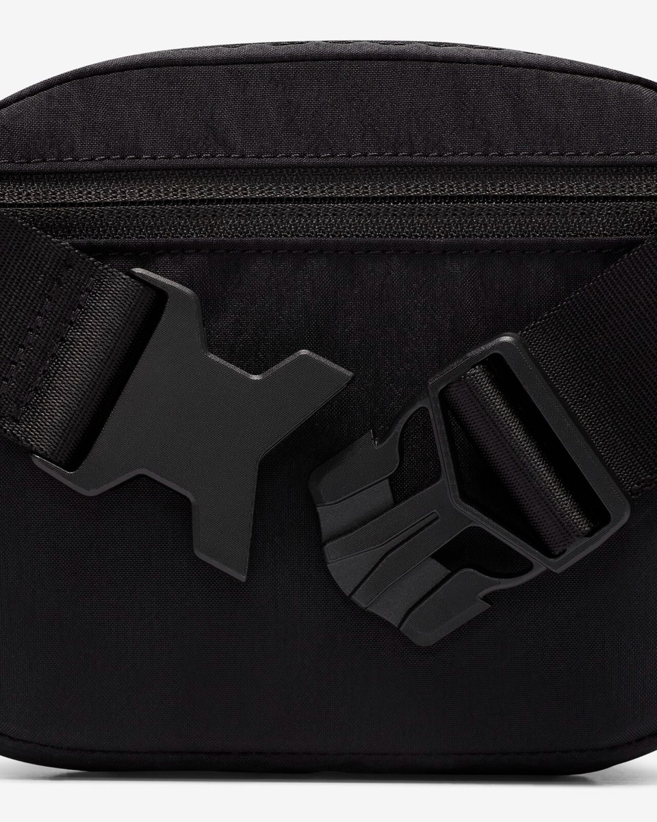 Nike Aura Crossbody Bag 2L Black / Matte Silver Unisex