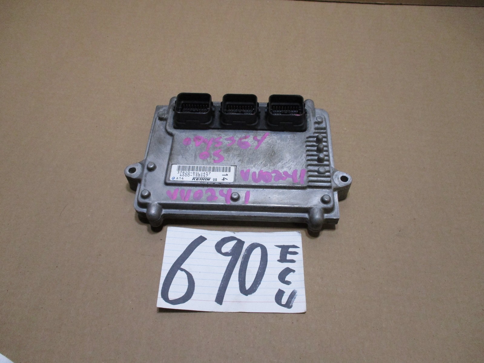 2005 Honda Odyssey EX & LX #690 Engine Computer ECM ECU  37820-RGL-A57