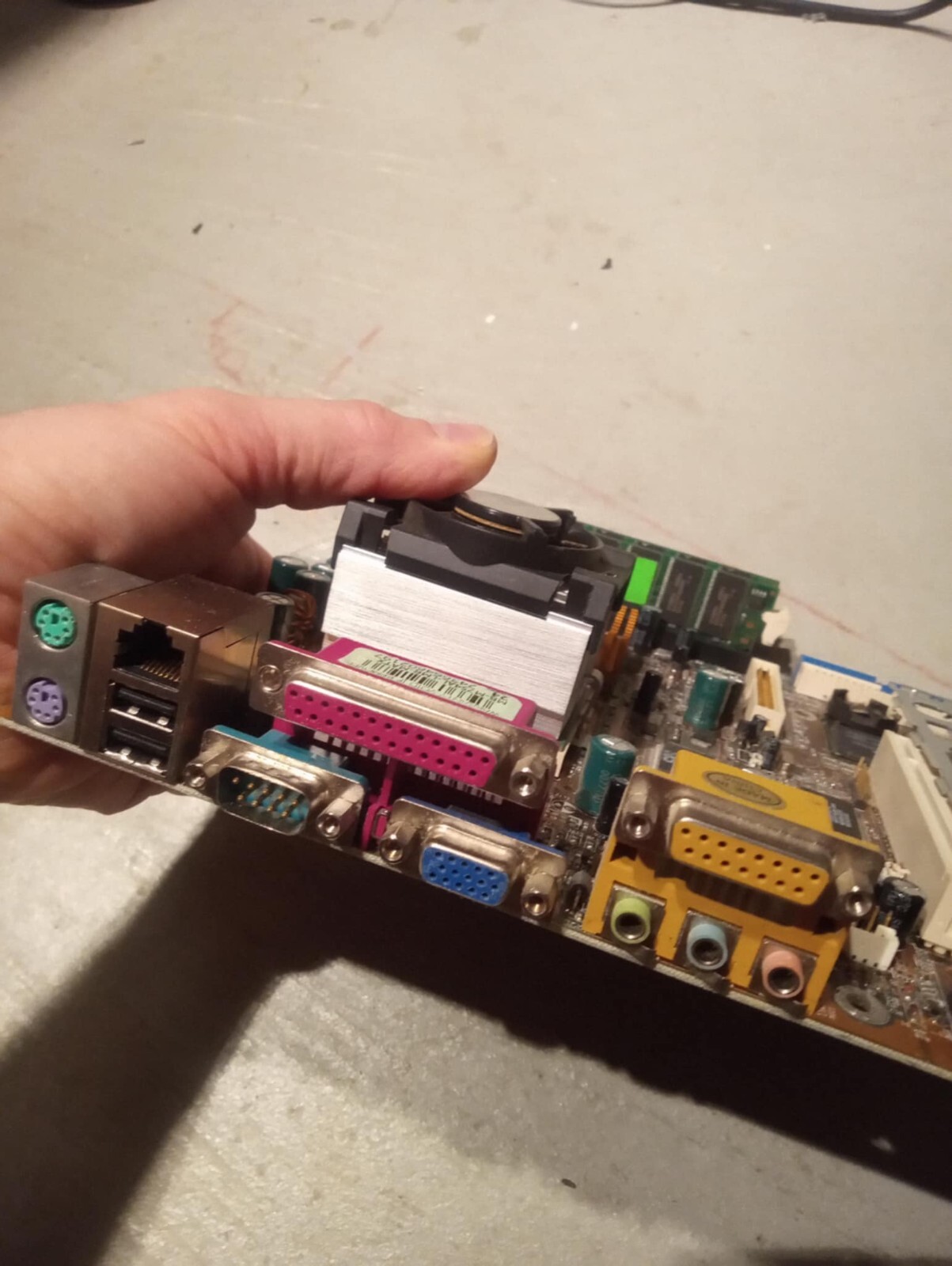 PCChips M754LR Hsin Tech Motherboard Socket 370 Pentium 3 800 MHz CPU and RAM