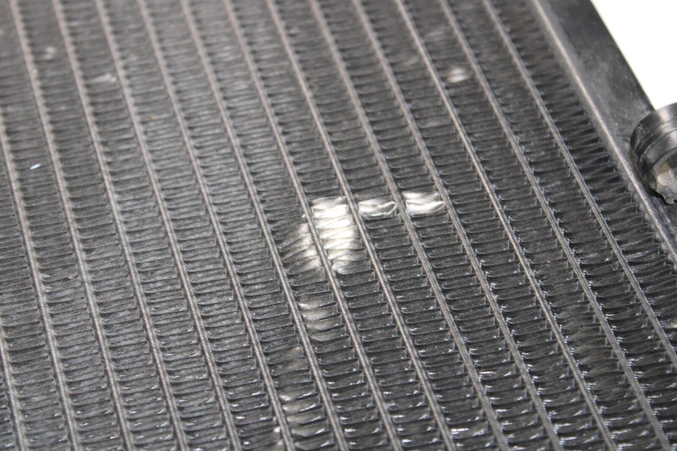 Maserati M128, cupé, Spyder, radiador, Dmg, usado, P/N 181097 Foto 4 de 4