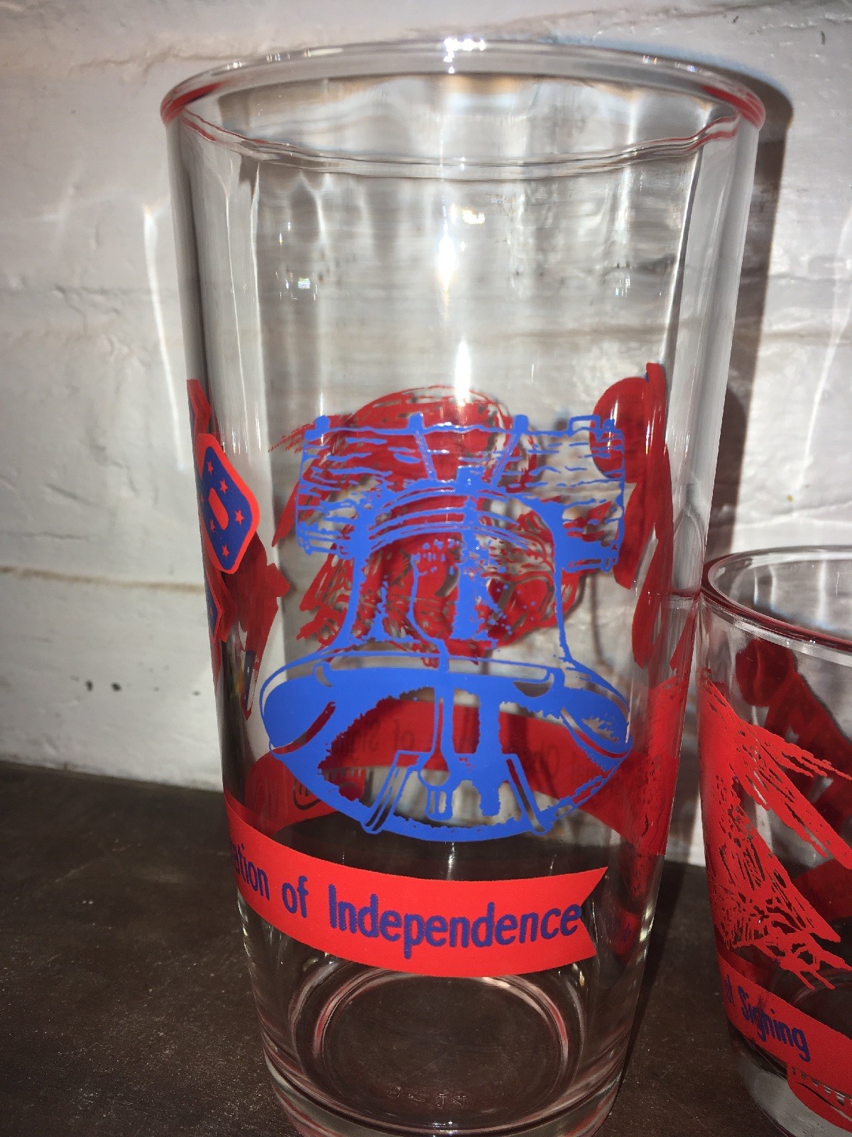 VINTAGE SOUR CREAM GLASSES BICENTENNIAL 17761976 1 PINT AND 1/2 PINT