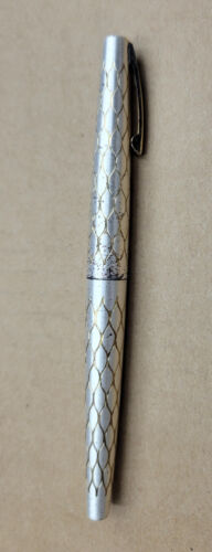 Vintage Lady Sheaffer 585 Fountain Pen Satin Tulle, 14k