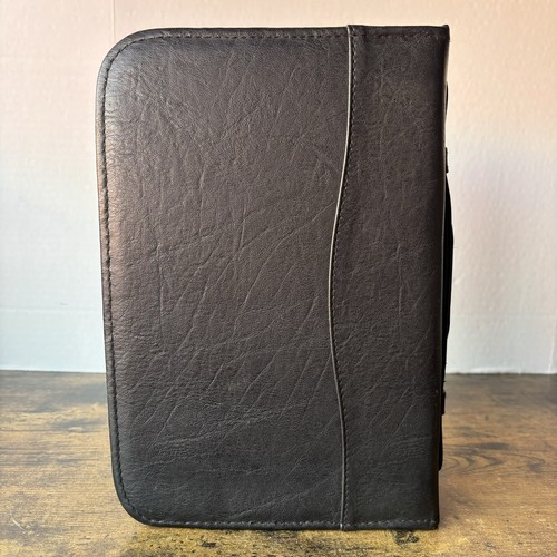 Case Logic KSW-92 Koskin CD Wallet Holds 92 Discs Faux Leather *1 Broken Binding - Picture 5 of 10