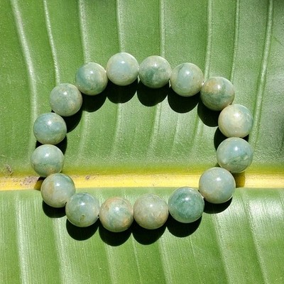 Green Stone Beaded Bracelet Round Beads Stretch No Clasp 7 in