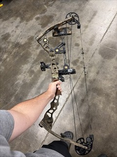 Mathews Solo Cam Legacy Right Hand Hunting Compound Archery Bow 70lb 29”