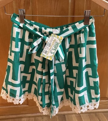 Peach Love California Women s Where Are You Shorts Small Green/White