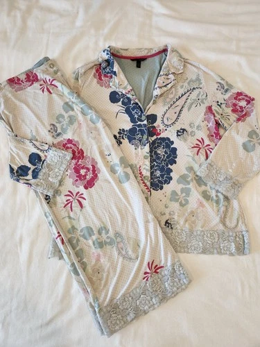 SOMA Cool Nights 2pc Pajama Set Size Large Capri 3/4 Slv Lace Trim Rayon Bamboo