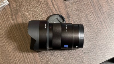 Sony Zeiss Sonnar T SEL55F18Z FE 55 mm F1,8 ZA Objektiv - Schwarz