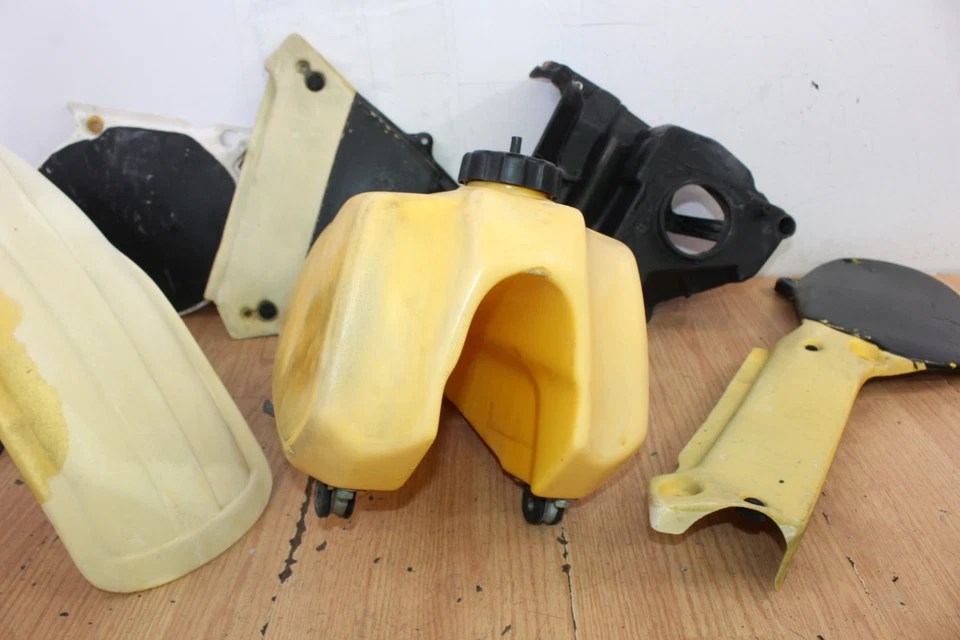 Yamaha YZ125 1979 kit de plástico/guardabarros/cubiertas laterales Foto 3 de 4