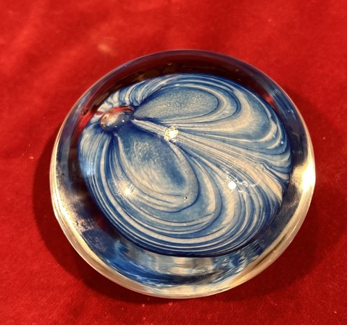 Art Glass PAPERWEIGHT BLUE SWIRL BUBBLE Signed. 3.5” - Picture 13 of 15