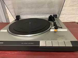 Prodam gramofon-NORDMENDE RP 1300,VIKO JE ORIGINAL ALE NEMA PANTY