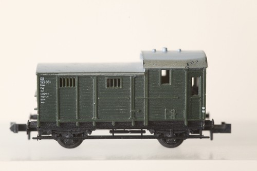 Minitrix Spur N  Gepäckwagen Zugbegleitwagen grün DB 122 861 Essen  (194182) | Condition: Gebraucht