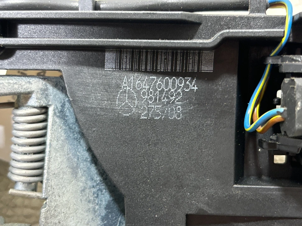 Manija de puerta exterior delantera izquierda fabricante original Mercedes-Benz Gl320 2008-2009 Foto 2 de 4