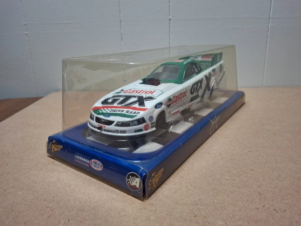John Force Winners Circle Castrol GTX MBNA 1:24th white green MIB  - Image 4 of 4