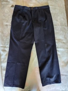 Men's Navy Dockers Signature Khakis Size  40 x 32  ***NWT***