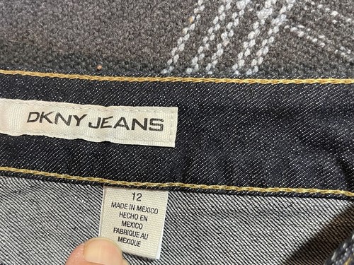 DKNY Jeans Womens 12 Denim Mid Rise Pockets New Old Stock.32x31 Measured - Picture 4 of 13
