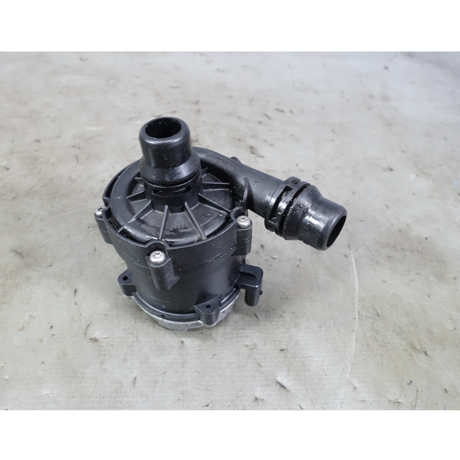 2017-2023 BMW G30 5-Series G12 7-Series X5 X7 Aux Electric Water Pump OEM