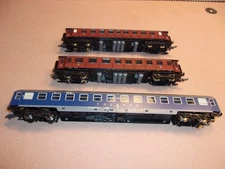 VINTAGE ROCO TOUROPA SLEEPER CAR & 2ND & 3RD CLASS MAROON PASSENGER CARS