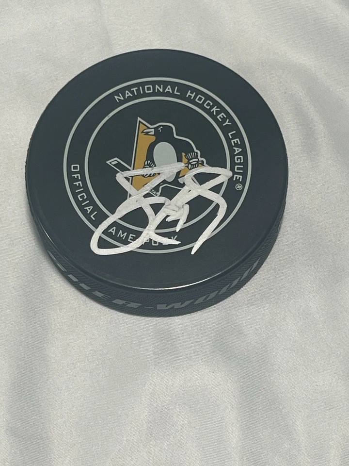 Sidney Crosby Pittsburgh Penguins Autographed Puck W/ JSA COA Unique Display! - Image 2 of 4