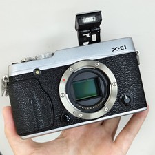 Fujifilm X-E1 XE1 16MP Mirrorless Digital Camera Body Silver with Accessories