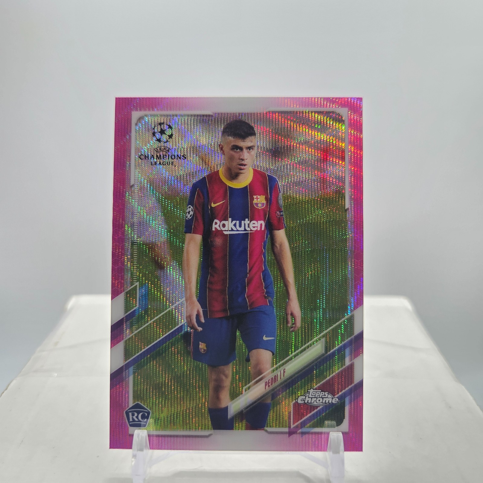 2020-21 Topps Chrome UEFA Pedri Barcelona Pink Wave Refractor Rookie Card