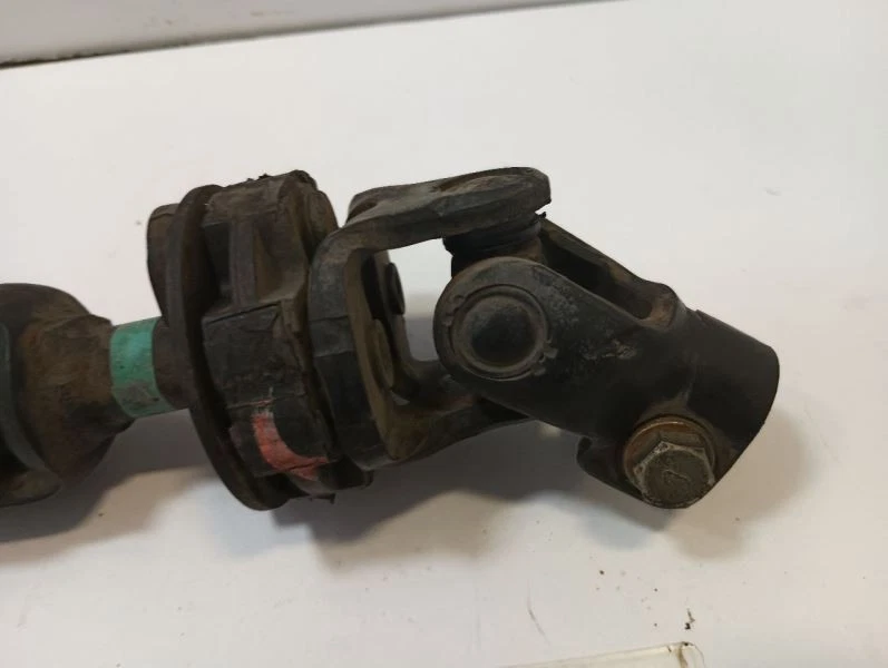 Subaru Forester 2006 columna de dirección intermedia eje junta 9832185 Foto 2 de 4