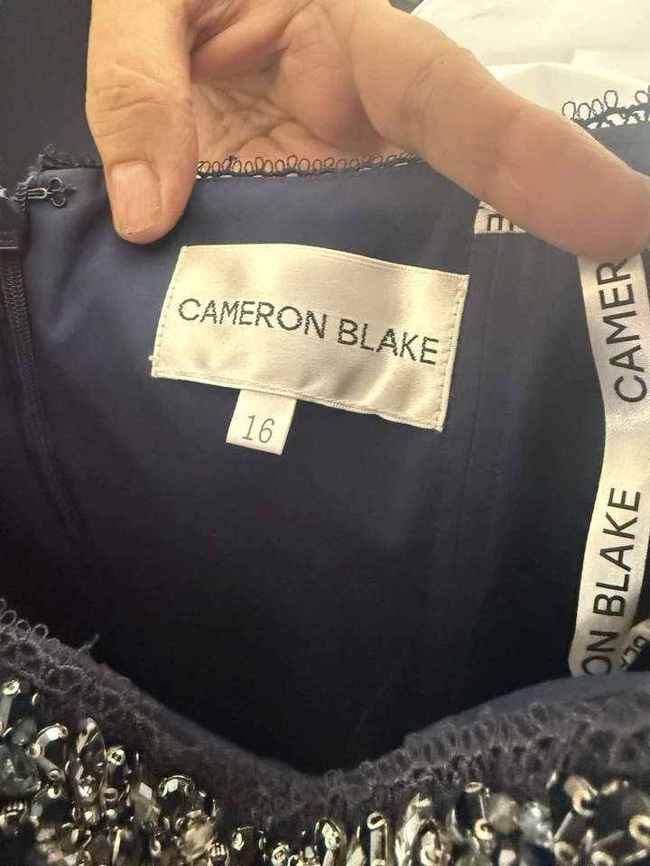 Vestido para a mãe da noiva Cameron Blake tamanho 16 - Imagem 3 de 3