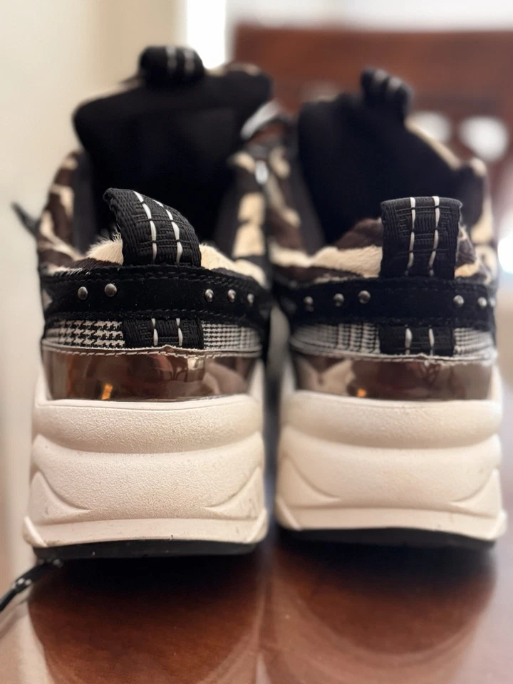 Running Shoes - Image 2 of 4