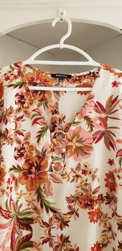 Relativity Pullover Blouse Plus Size 2X Pink Floral Neck Detail Shark Bite Hem - Picture 6 of 12