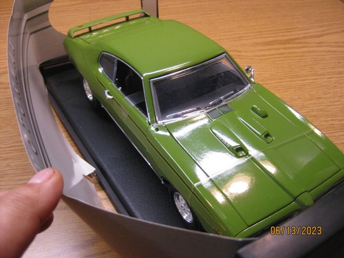 1/18 1969 PONTIAC GTO JUDGE HARDTOP , IN GREEN BY MOTOR MAX # 73100 - Picture 7 of 13