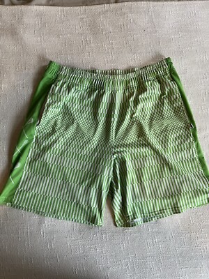 Gemusterte grüne Lacrosse Shorts