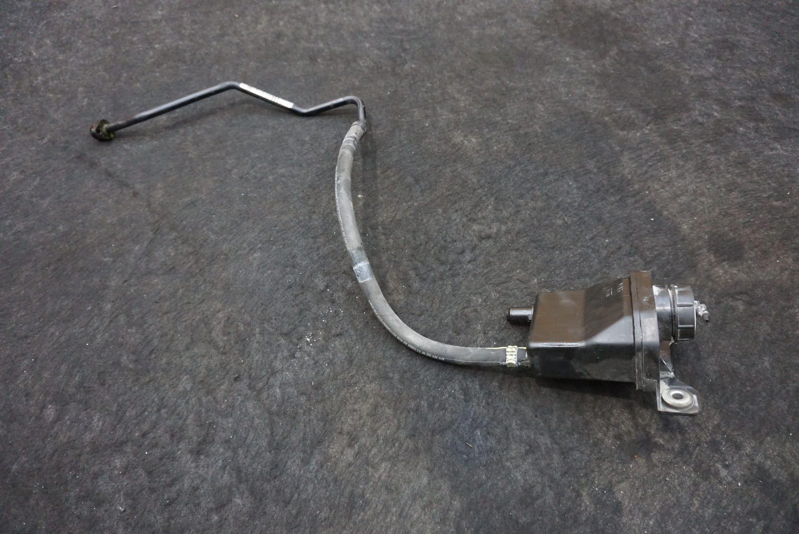 Power Steering Reservoir Tank Line Hose Pipe 240609 Ferrari California 2008-14