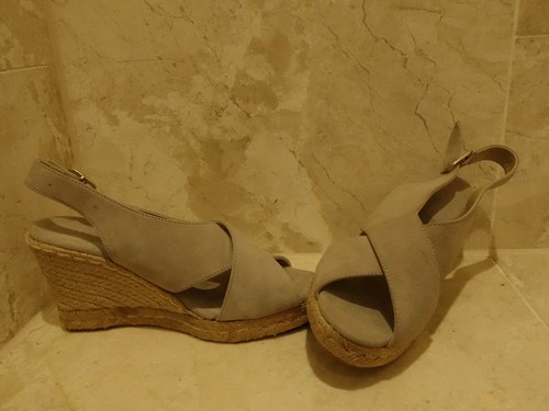 Hobbs Suede Wedges Sandals Beige Suede 4 37 RRP: £135.00 - Picture 3 of 9